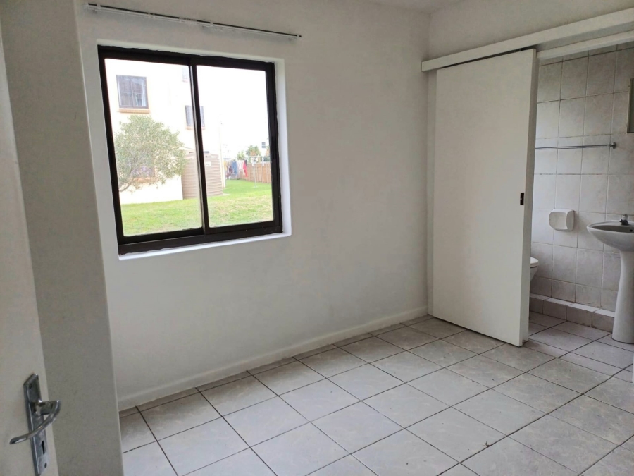 To Let 1 Bedroom Property for Rent in Guldenland Western Cape